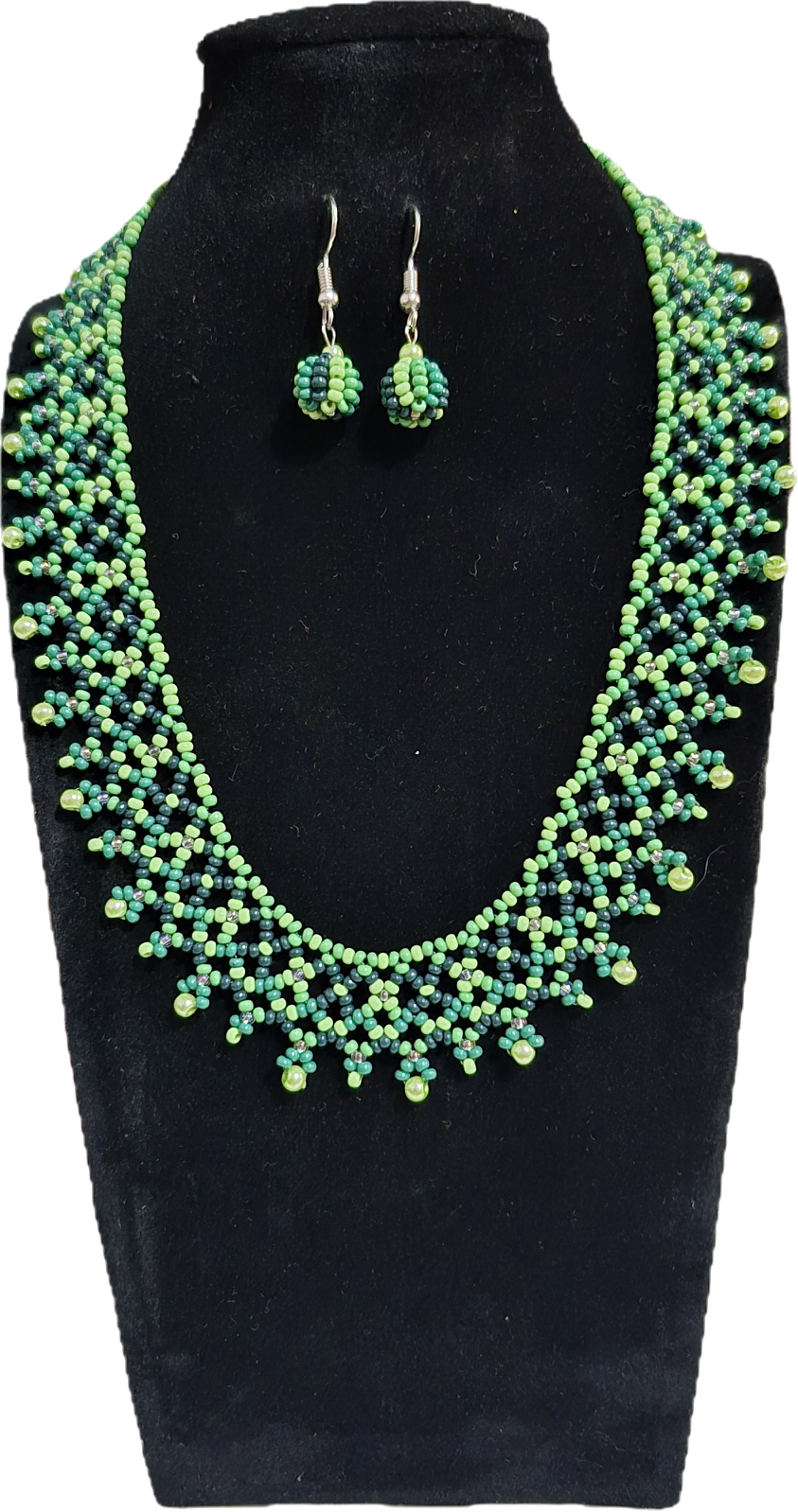 Collar y aretes- Florecer